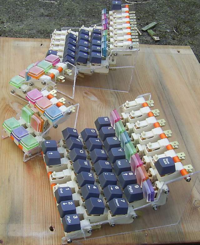 Microswitch keyboard construction